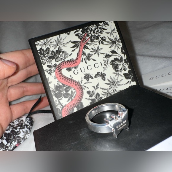 Authentic GUCCI ring butterfly logo silver size 7